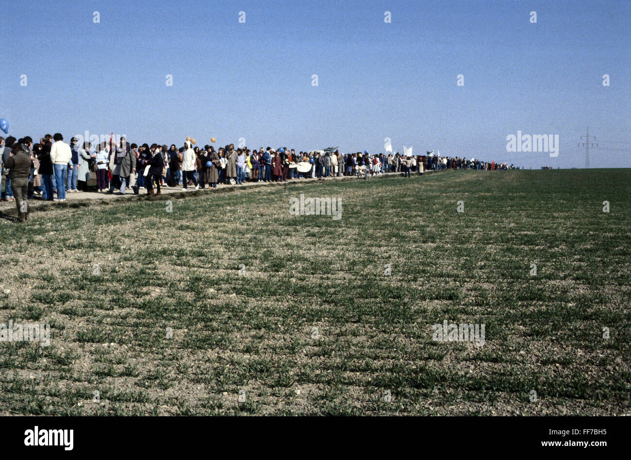 geography / travel, Germany, politics, demonstration, peace movement, human chain Stuttgart - Ulm, 1983, Additional-Rights-Clearences-Not Available Stock Photo