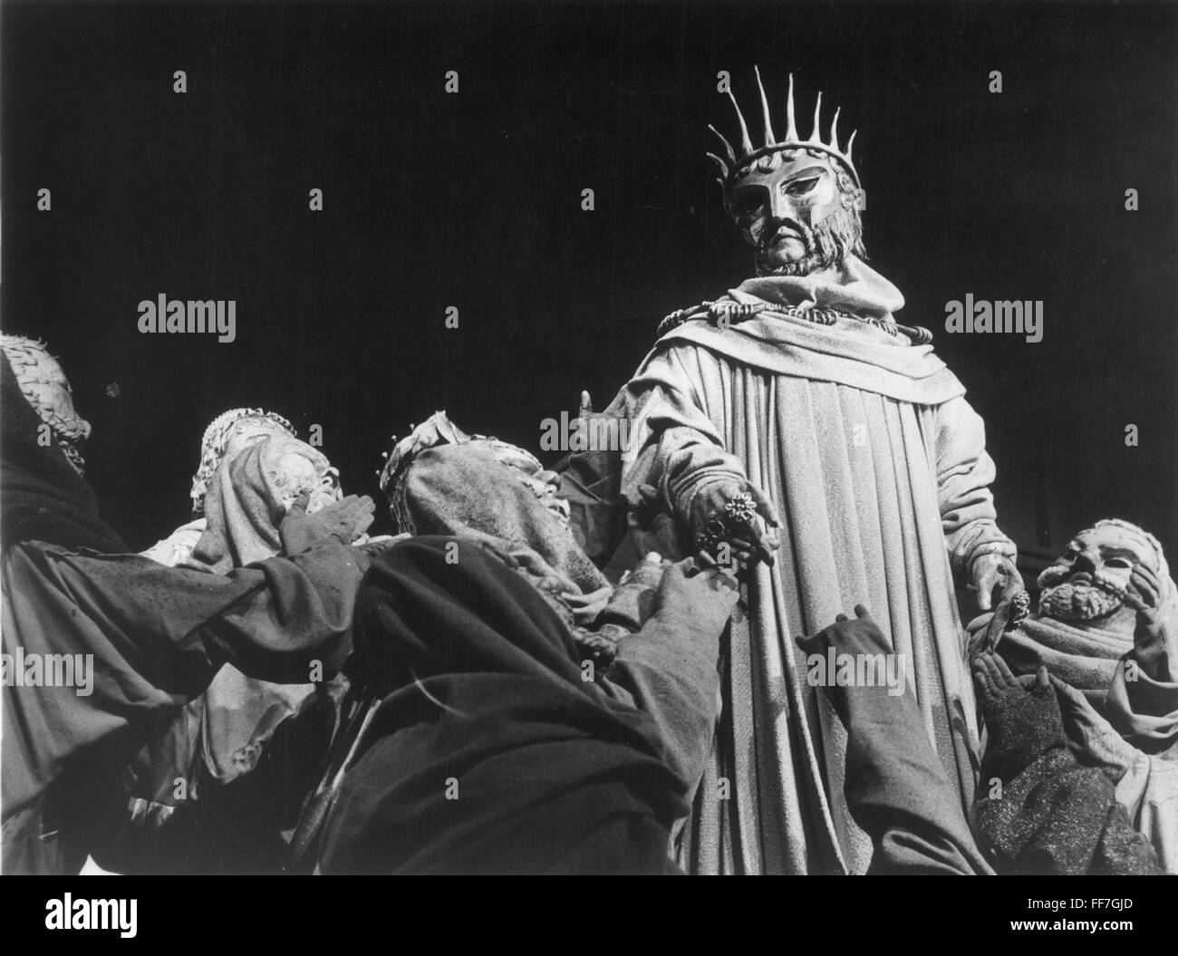 SOPHOCLES OEDIPUS REX. /nDouglas Campbell in the title role