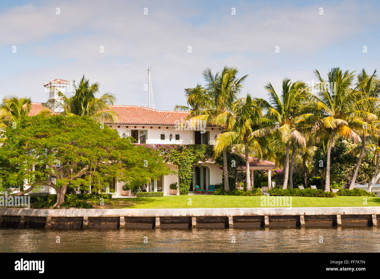 Luxury mansion in exclusive part of Fort Lauderdale known as small Venice Stock Photo Alamy