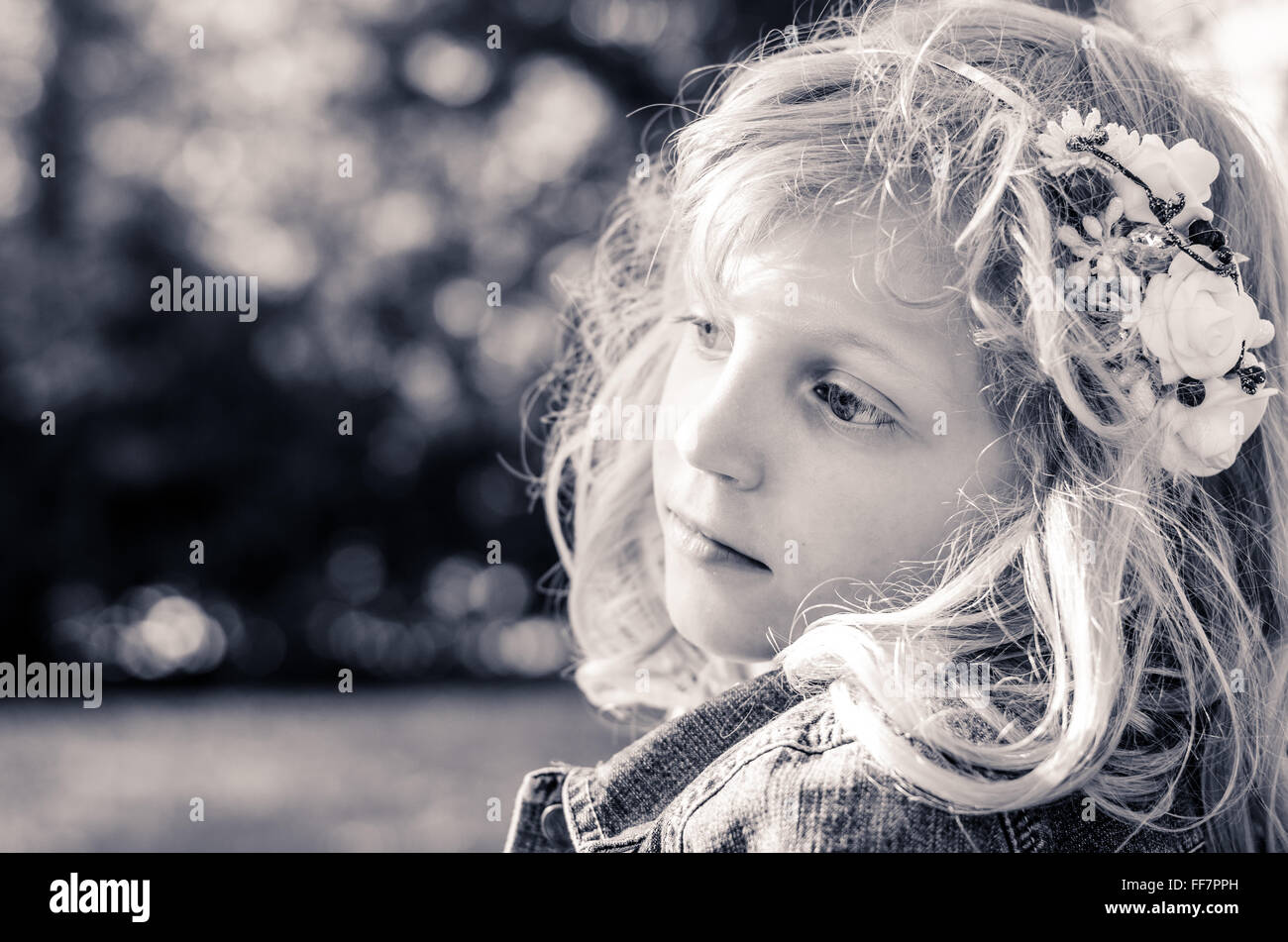 portrait of beautiful girl black and white Stock Photo - Alamy