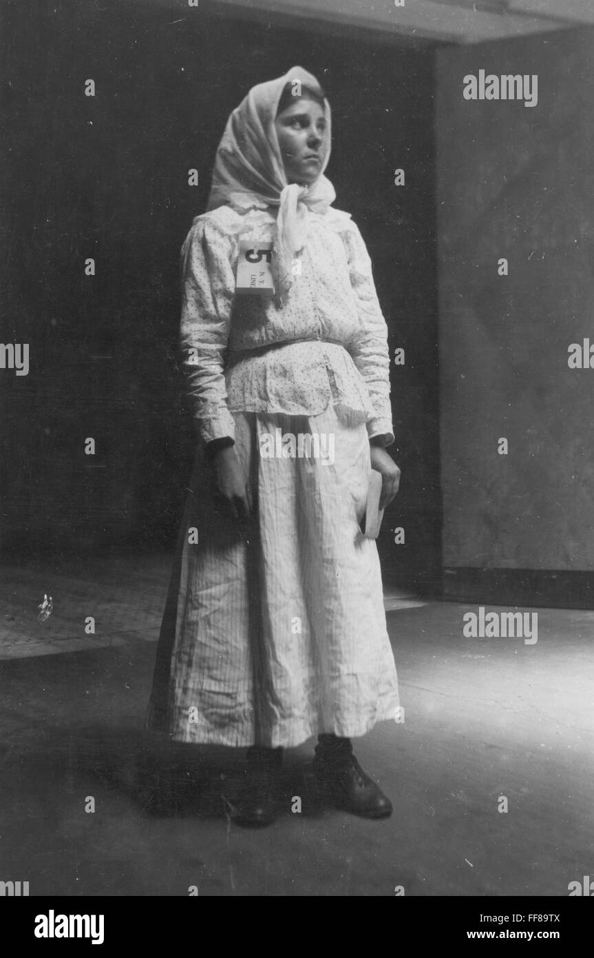 IMMIGRANTS: ELLIS ISLAND /nAn immigrant woman photographed c1900. Stock Photo