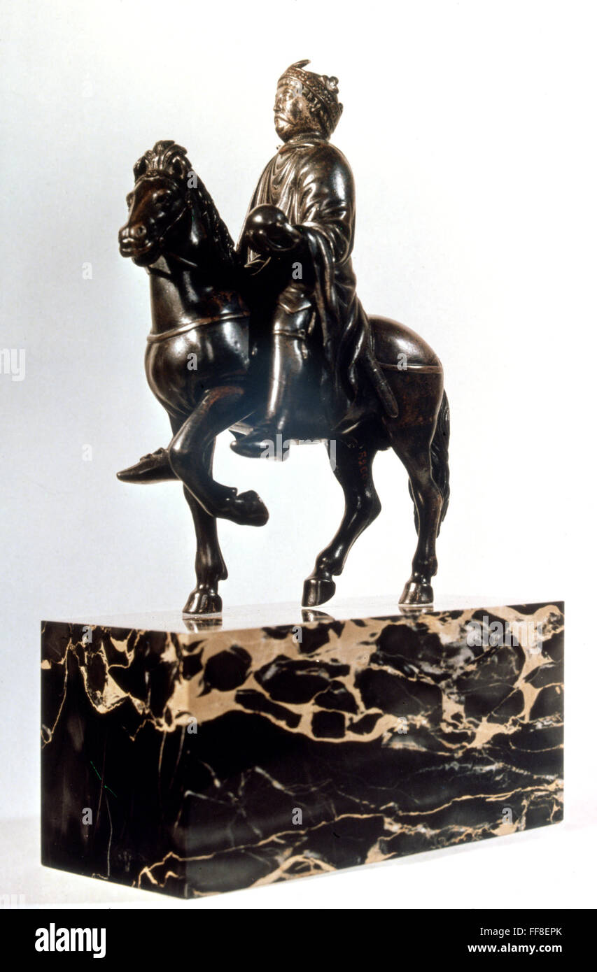 Emperor charlemagne statue hi-res stock photography and images - Alamy