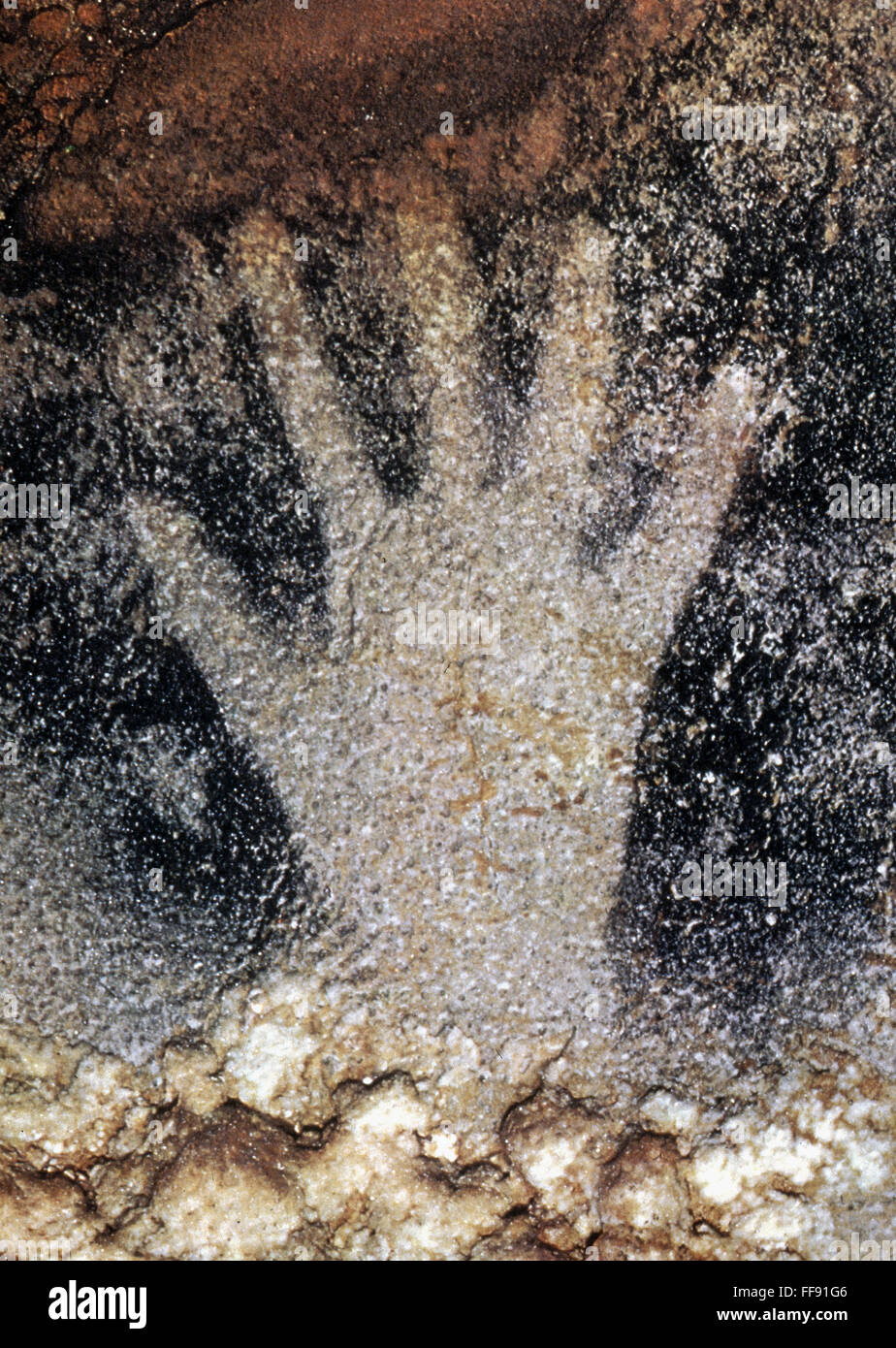 CAVE ART PECH MERLE. /nPrehistoric human handprint from Pech Merle
