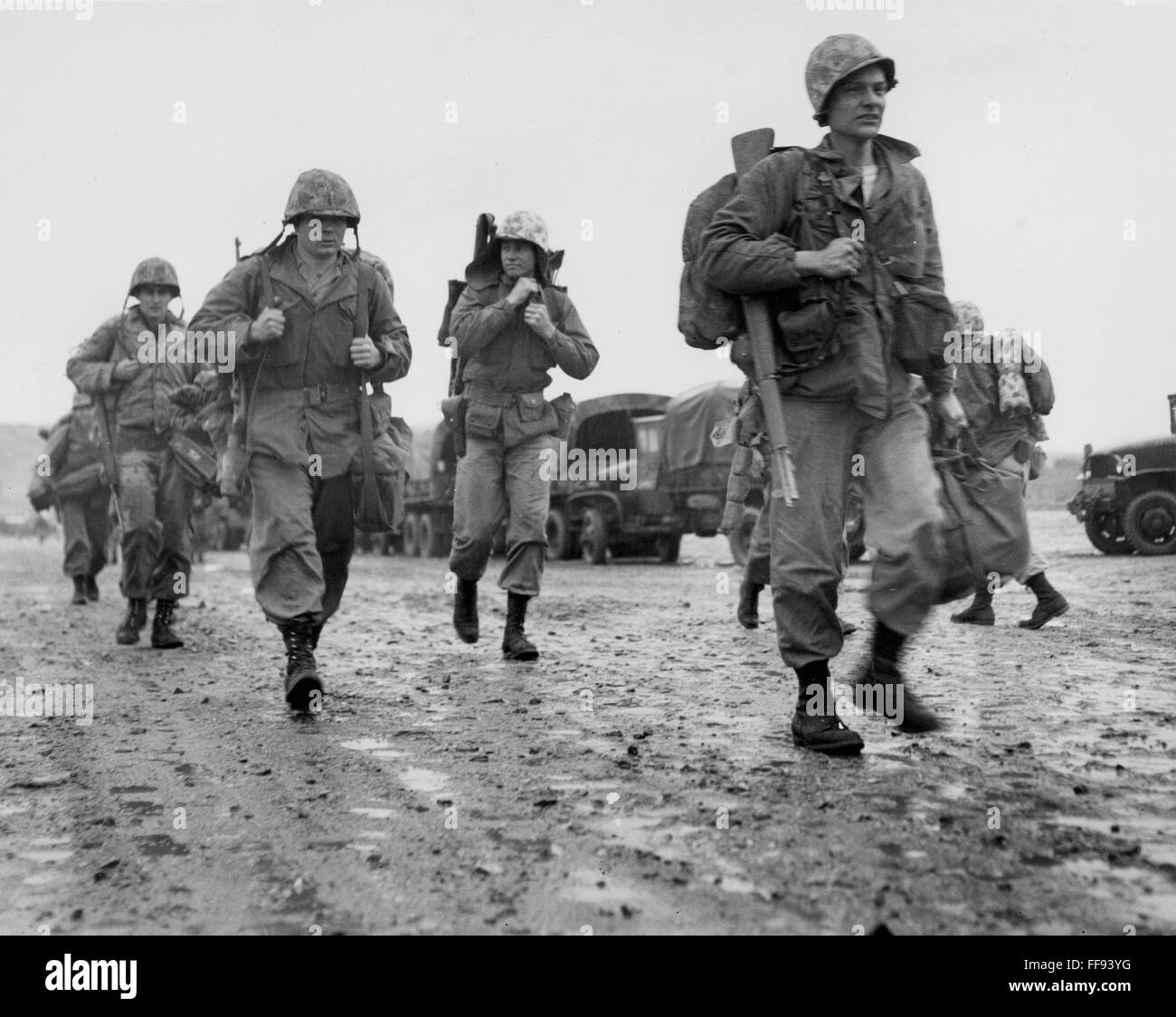KOREAN WAR: U.S. MARINES /nheading for helicopters to take them to the ...