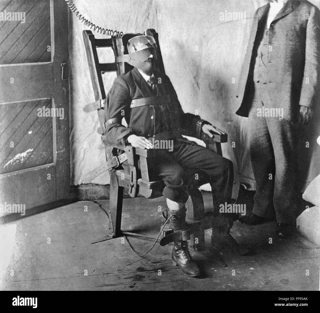 ELECTRIC CHAIR, 1908. /nA demonstration of an execution at Auburn State