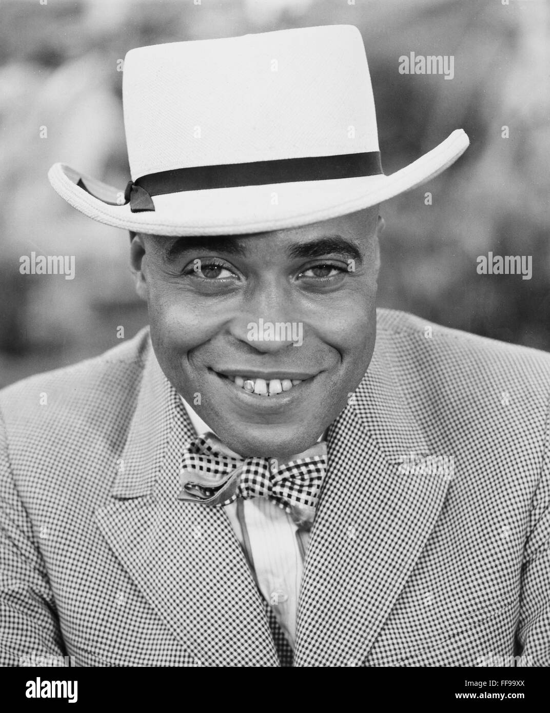 JAMES EARL JONES (1931 ). /nAmerican actor. As Jack Jefferson in the