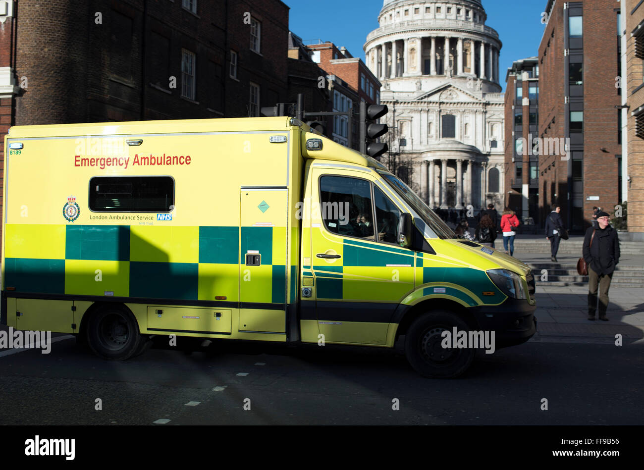 Emergency Ambulance St Paul's rushing accident Stock Photo
