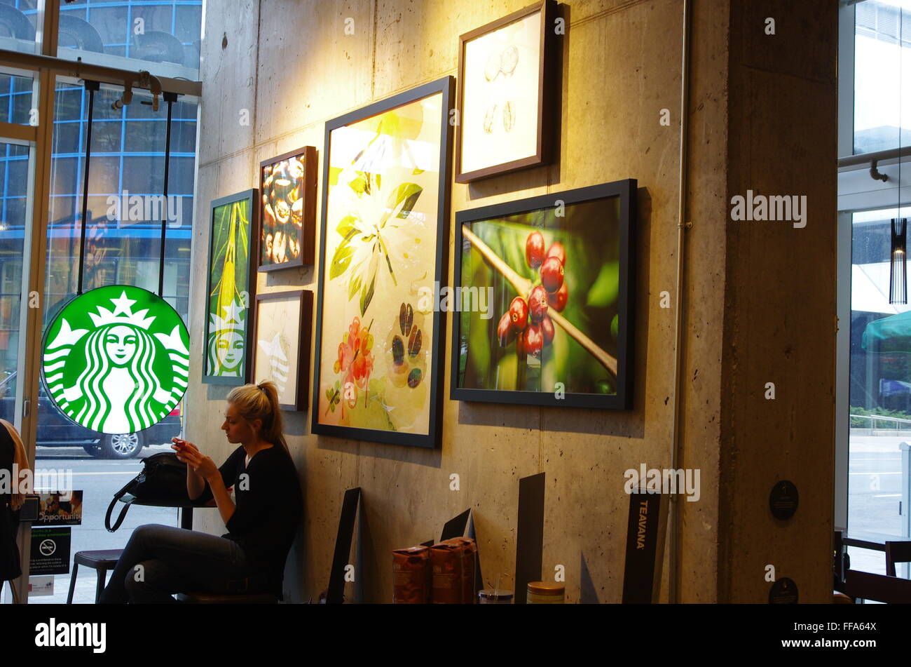 Starbucks coffee shop Stock Photo - Alamy