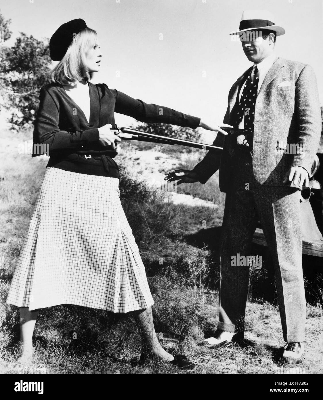 FILM BONNIE & CLYDE. /nFaye Dunaway and Warren Beatty in the title