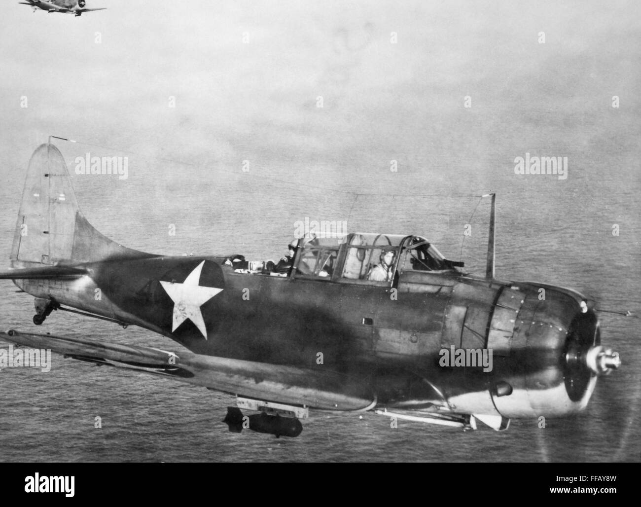DAUNTLESS DIVE BOMBER. /nA U.S. Navy Douglas 'Dauntless' dive bomber