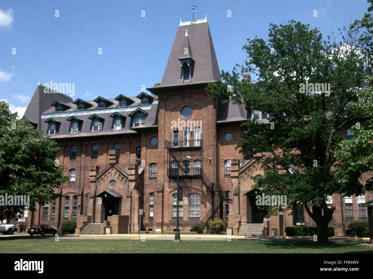 HAMPTON UNIVERSITY. /nVirginia Hall, 1874, designed by Richard Morris