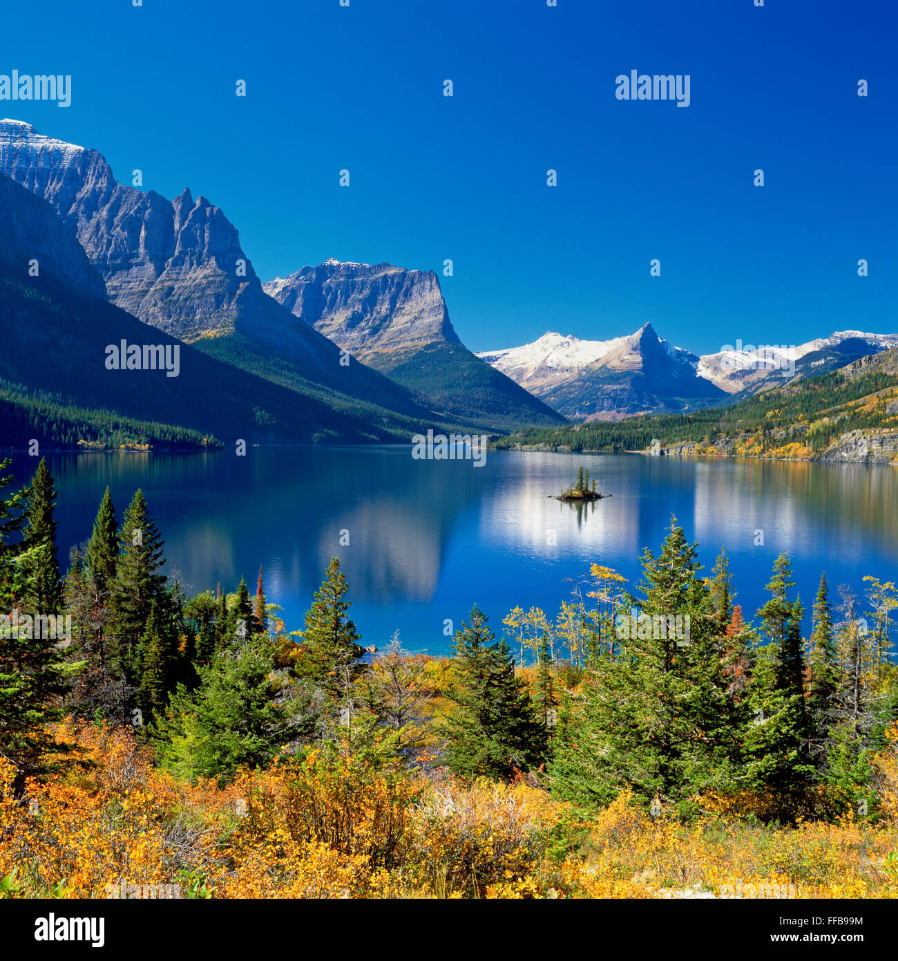 fall-colors-along-saint-mary-lake-in-glacier-national-park-montana