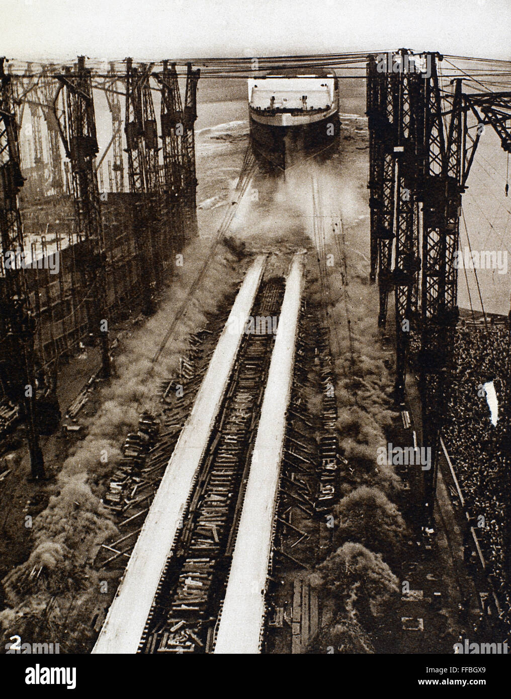 R.M.S. QUEEN ELIZABETH. /nLaunching of the R.M.S. Queen Elizabeth at Clydebank, Scotland, 27 September 1938. Stock Photo