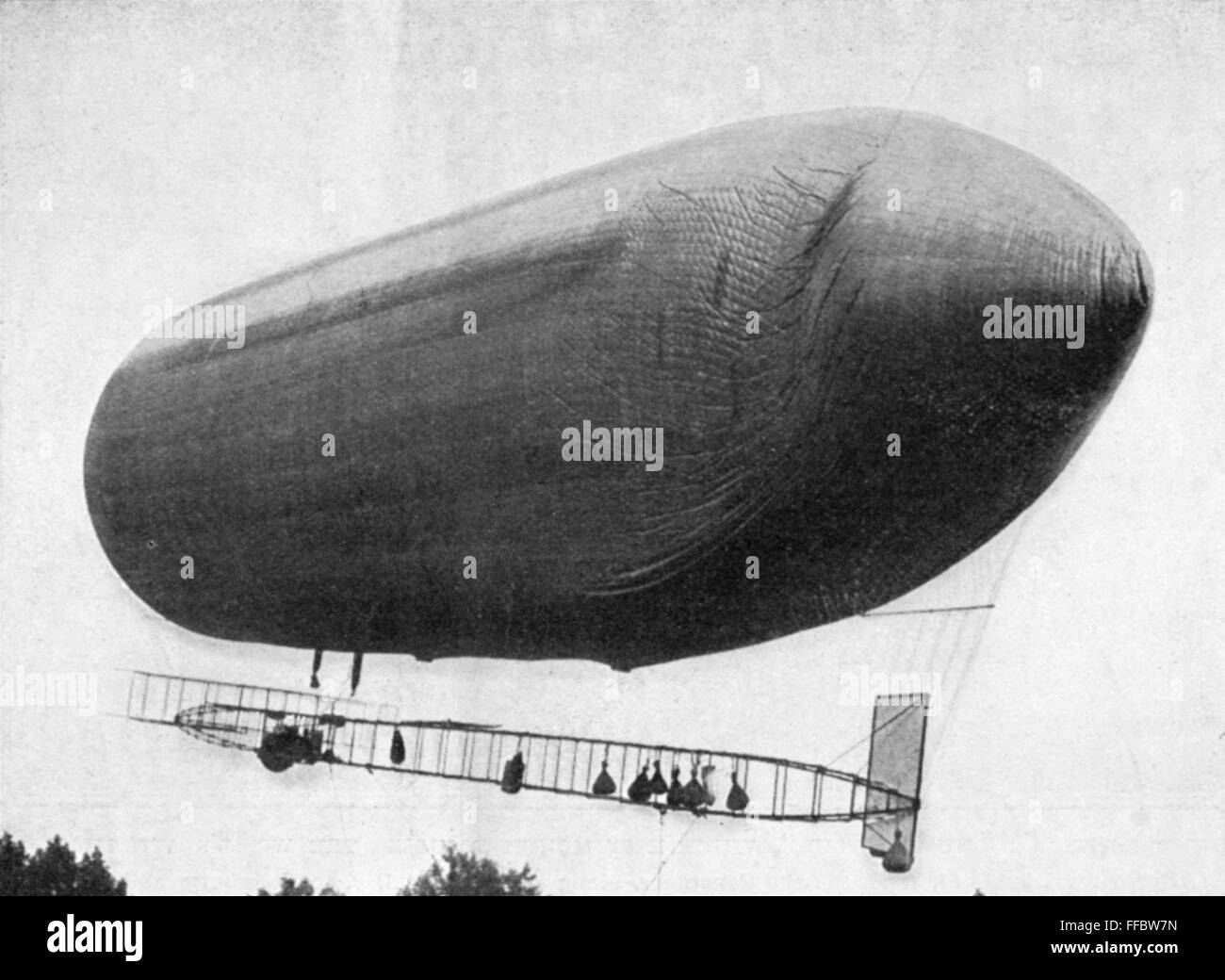 BALDWIN'S DIRIGIBLE. /nTest flight at Fort Myer, Virginia of the early