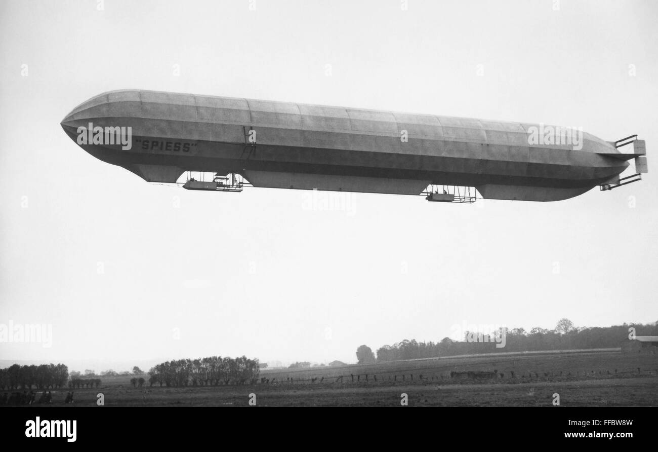 DIRIGIBLE BALLOON RACE Long Island NY 1908 Zeppelin Blimps PHOTO MODERN POSTCARD 