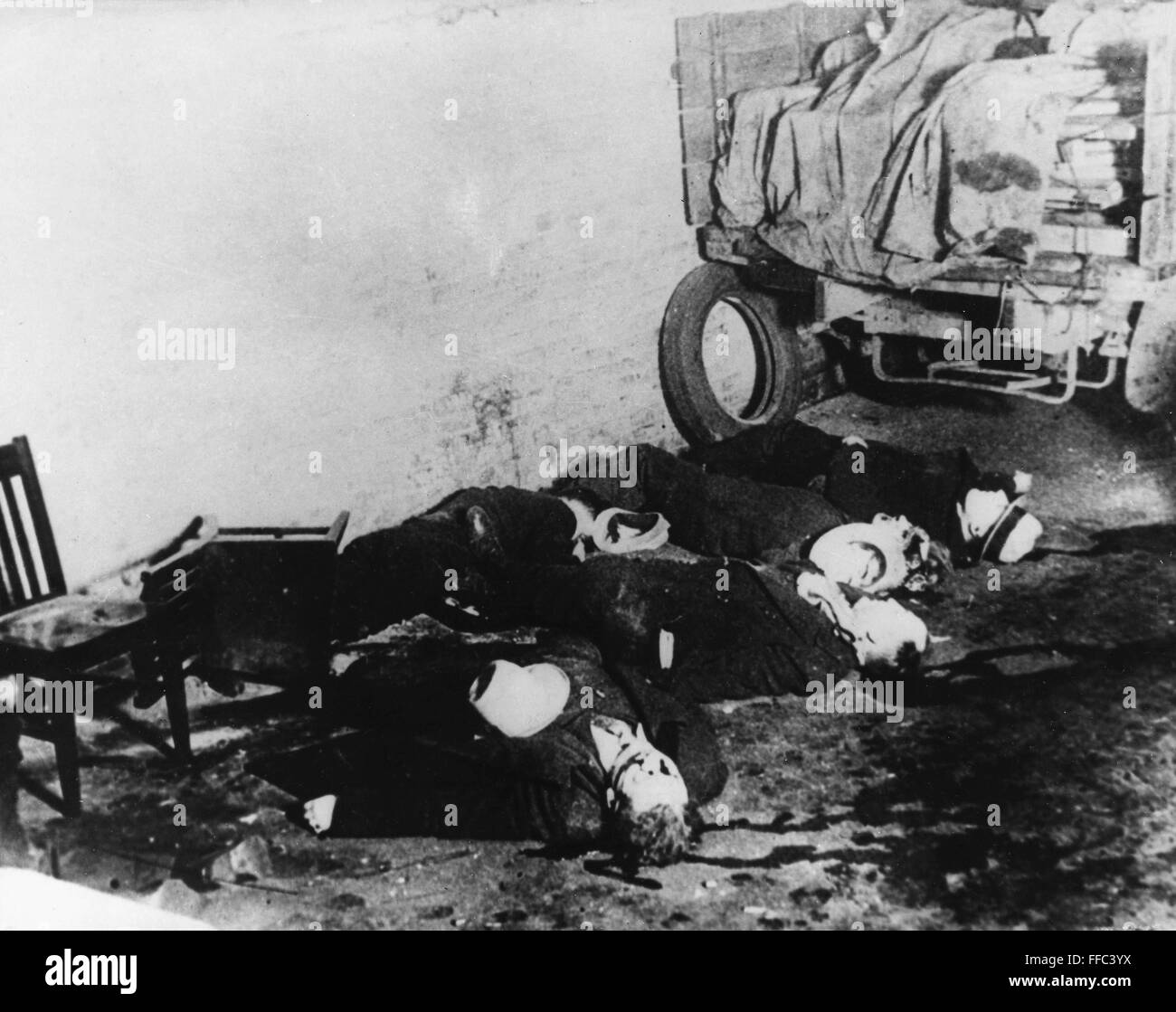 ST. VALENTINE'S MASSACRE. /nFive of the seven 'Bugs' Moran gang members gunned down by Al Capone's rival gang, 14 February 1929, in Chicago, in a dispute over the city's bootlegging industry during Prohibition. Stock Photo
