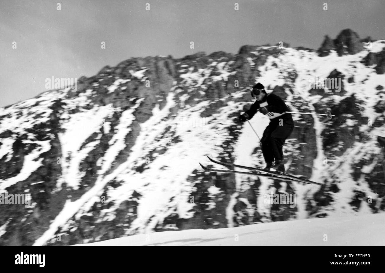 DOWNHILL SKIING, c1960. /nPhotographed c1960 Stock Photo Alamy