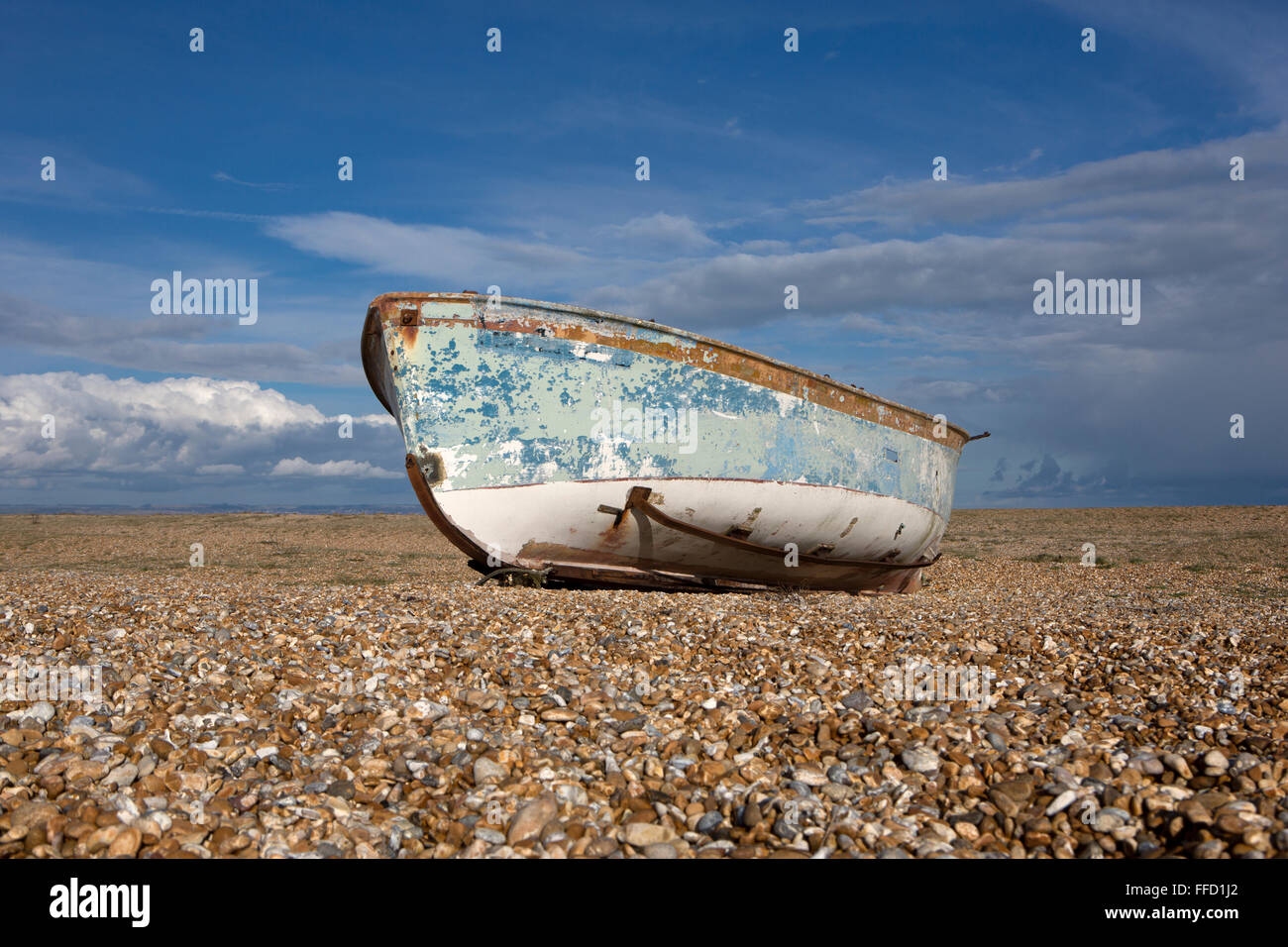 Wrecked fishing boat on shingle hi-res stock photography and images - Alamy