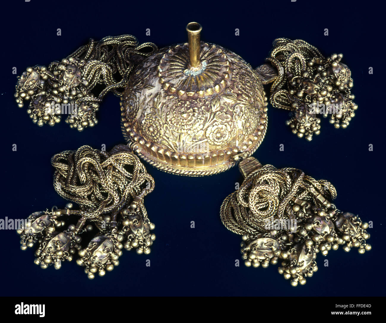 INDIAN RITUAL SKULL CAP. /nGold skull cap which priests would place on