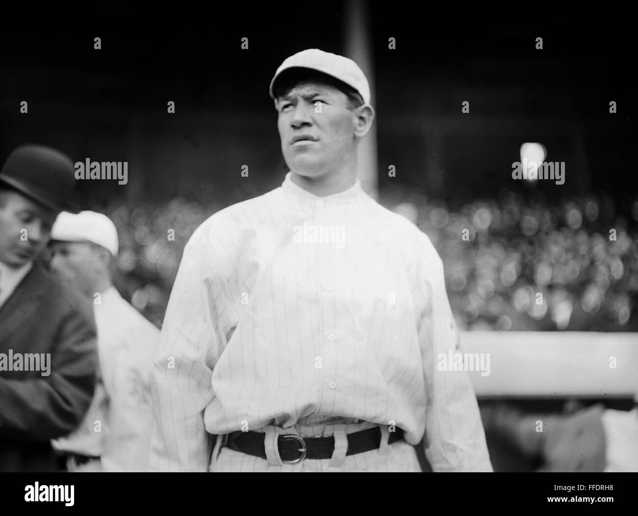 Jim Thorpe signed with New York Giants in 1913