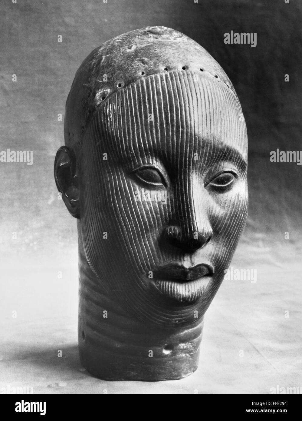 NIGERIA BRONZE ART. /nBronze head, Ife, Nigeria, 12th15th century