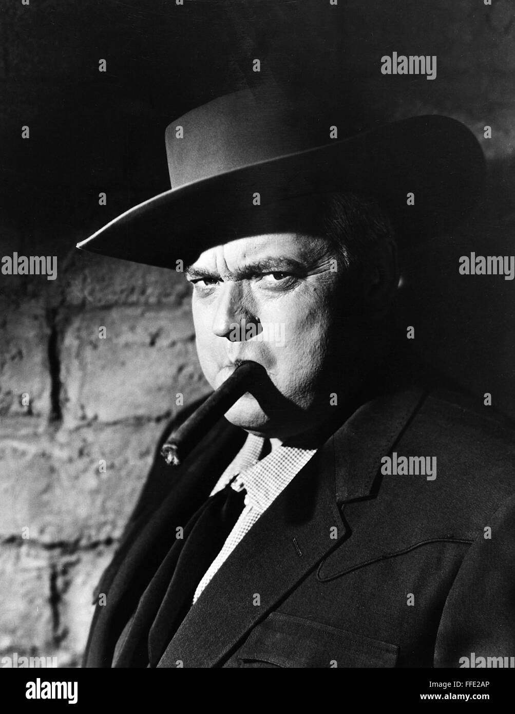 Orson wells cigar hires stock photography and images Alamy