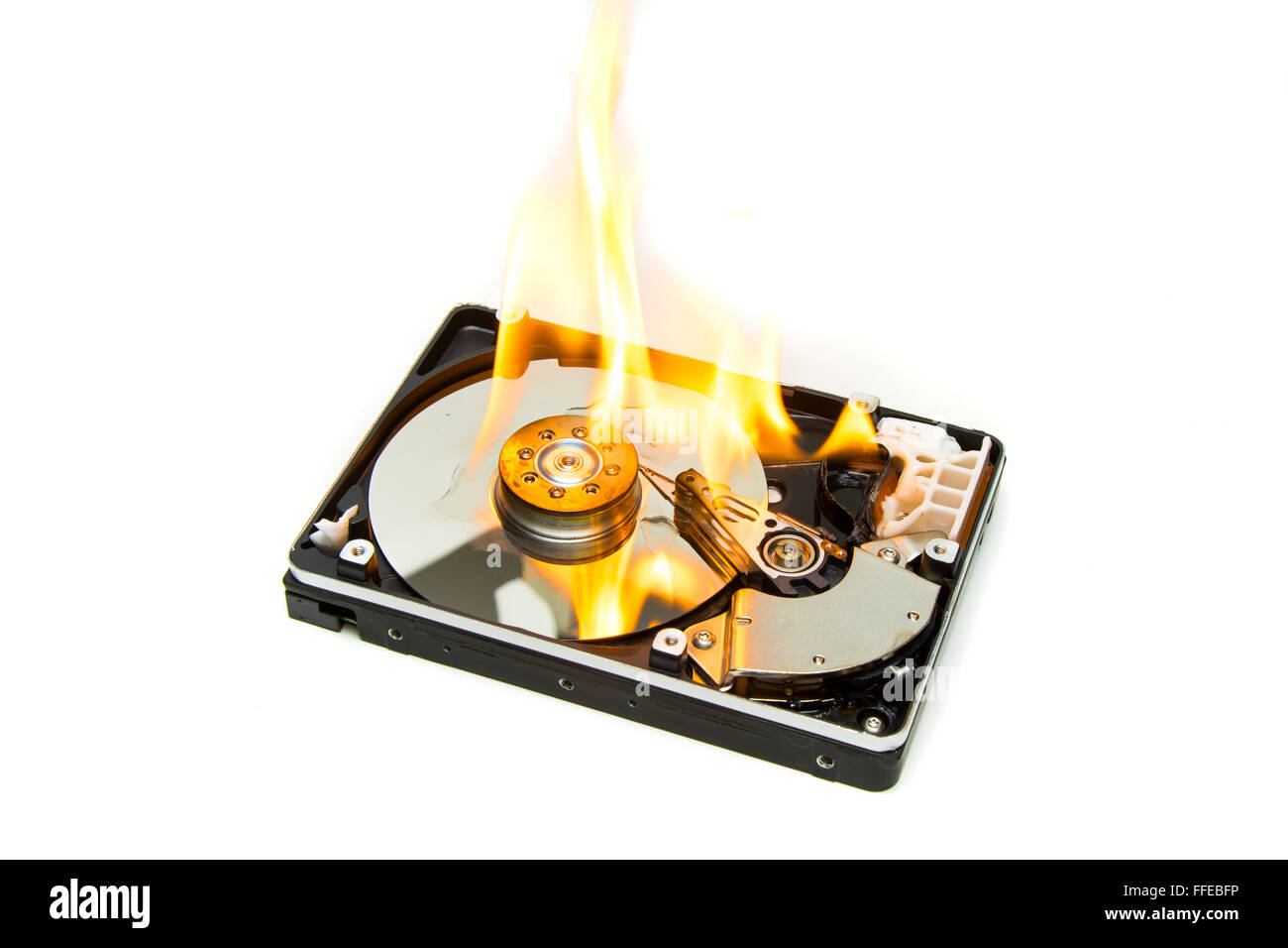 Сгорел жесткий. Сгоревший жесткий диск. Жесткий диск горит.