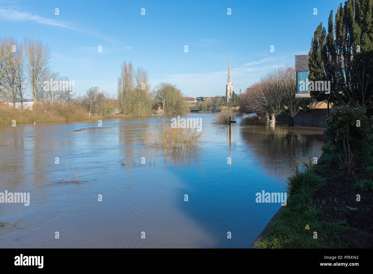 High water levels on the River Severn in Worcester, Worcestershire Stock Photo