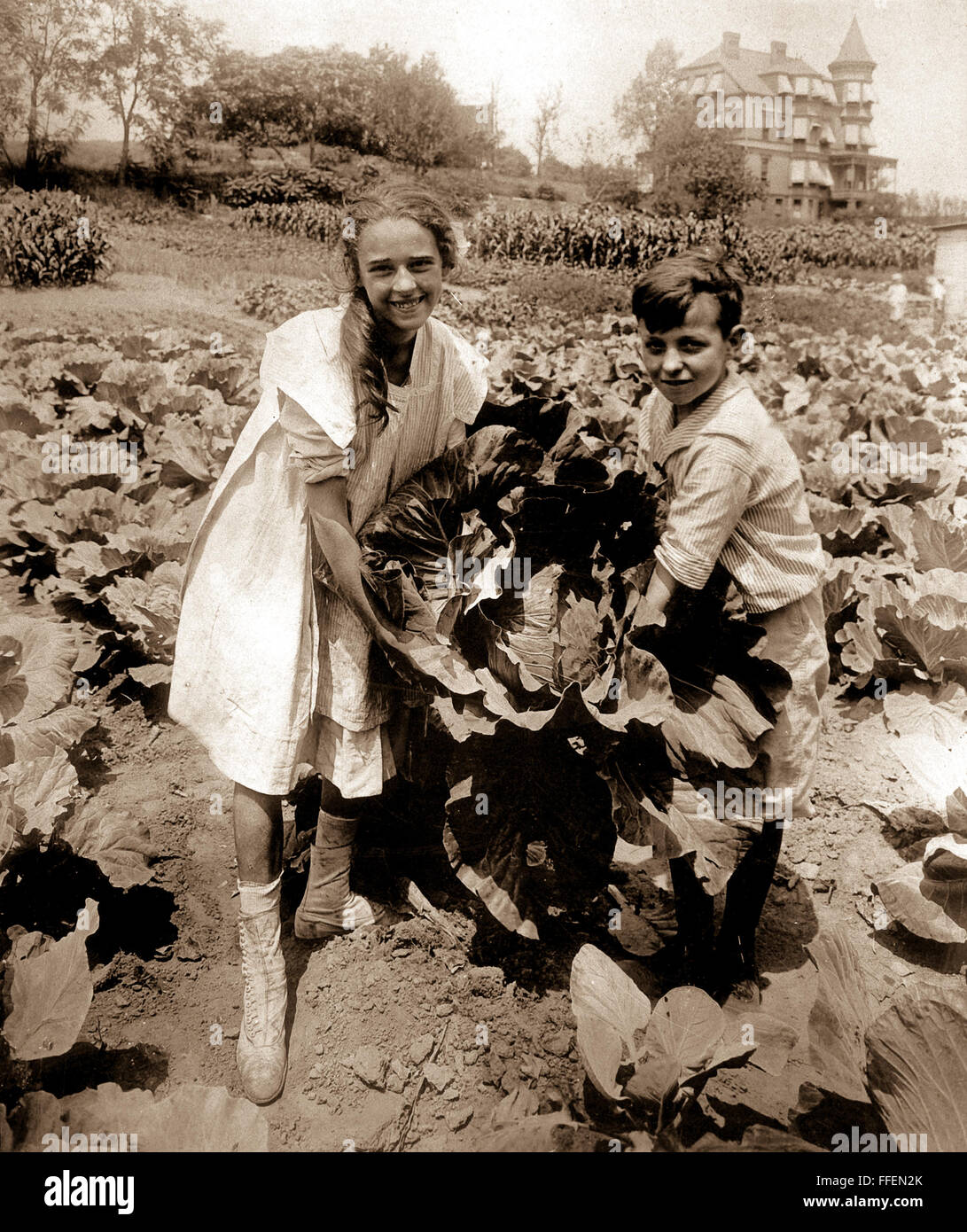 World war 2 school children hi-res stock photography and images - Alamy