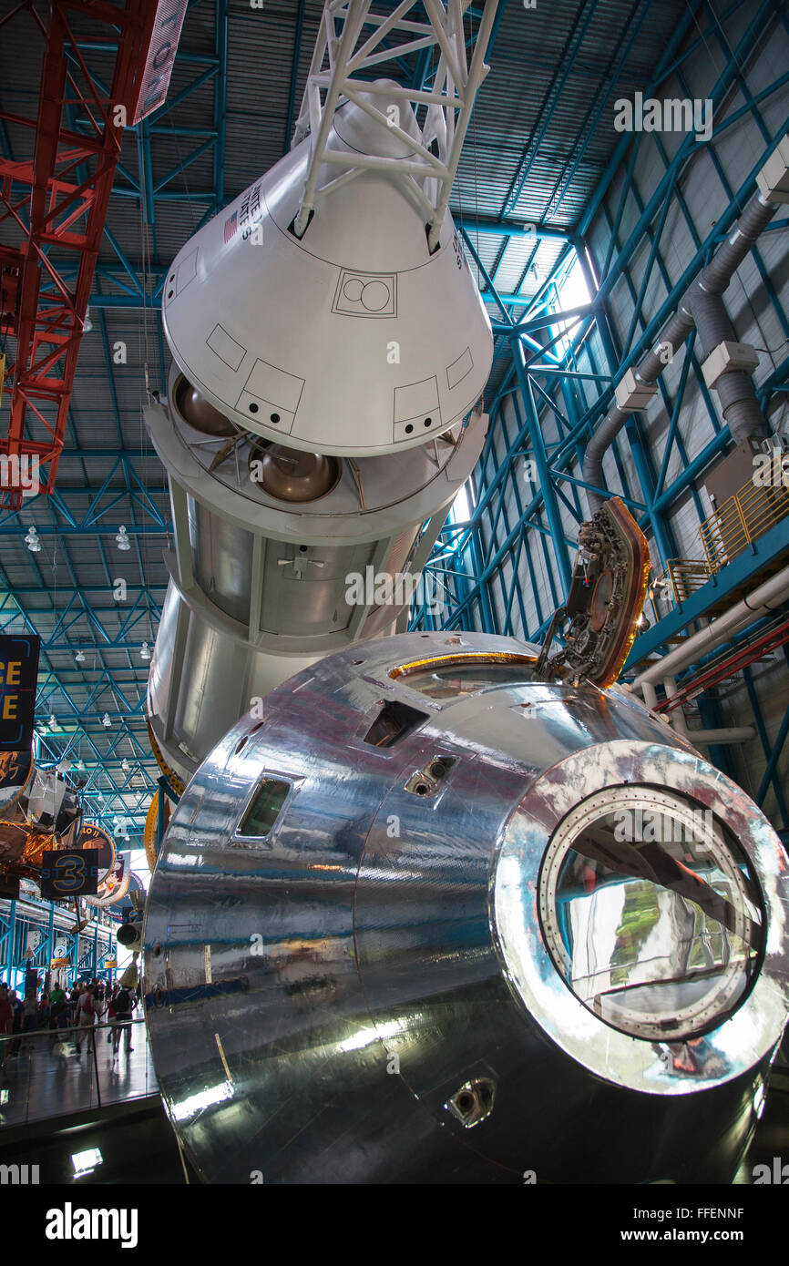 Saturn v rocket hires stock photography and images Alamy