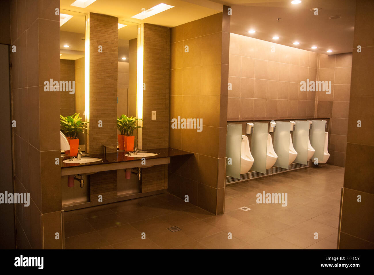 Urinals changi airport hires stock photography and images Alamy