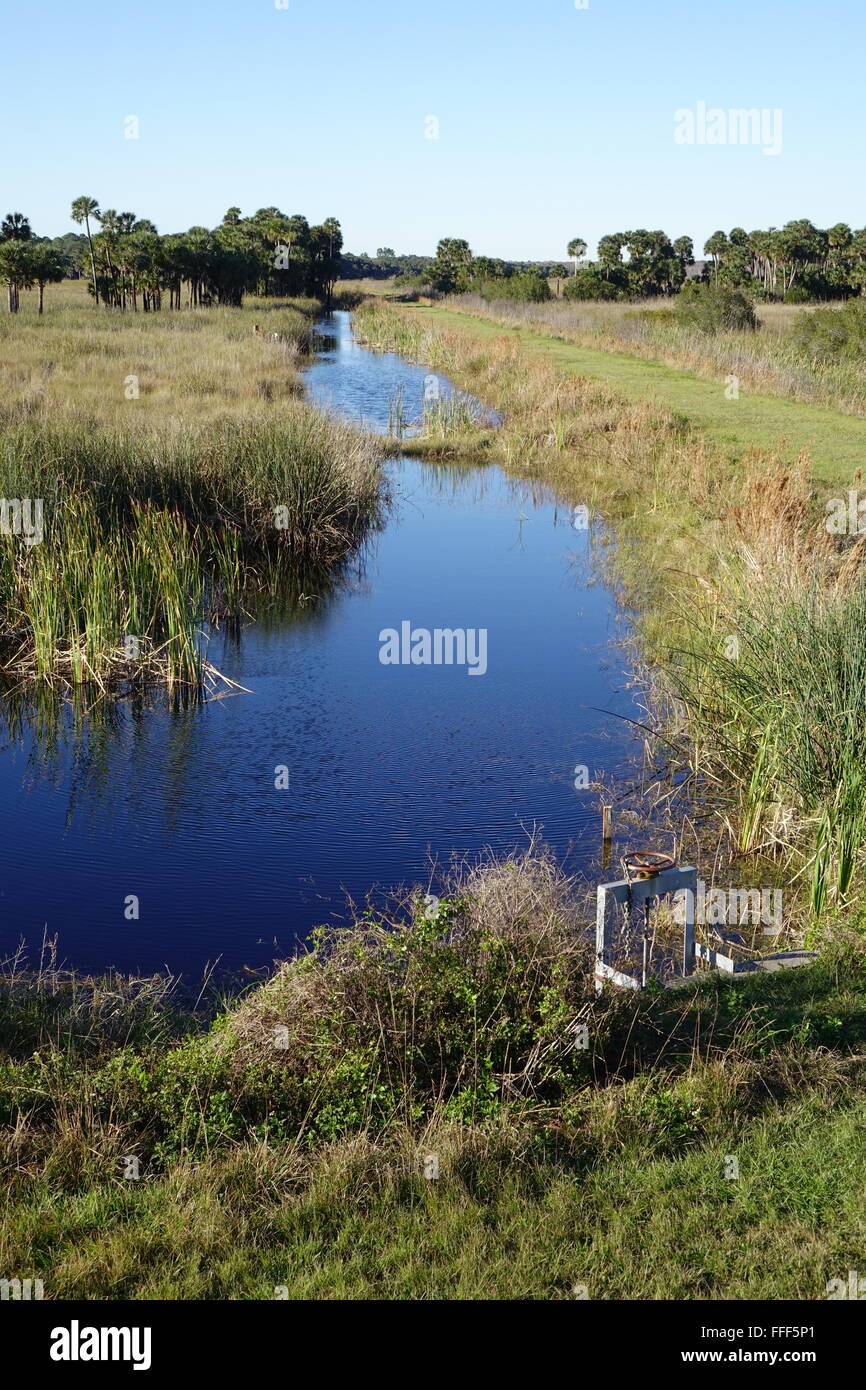 Retention pond hires stock photography and images Alamy