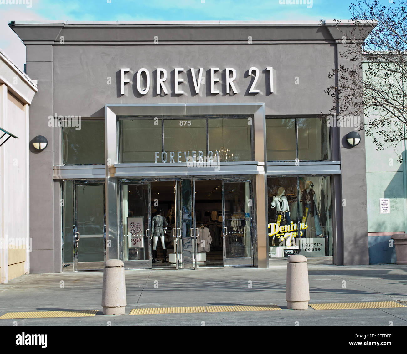 Forever 21 store and parking garage on Newbury Street, Thursday, July  News Photo - Getty Images