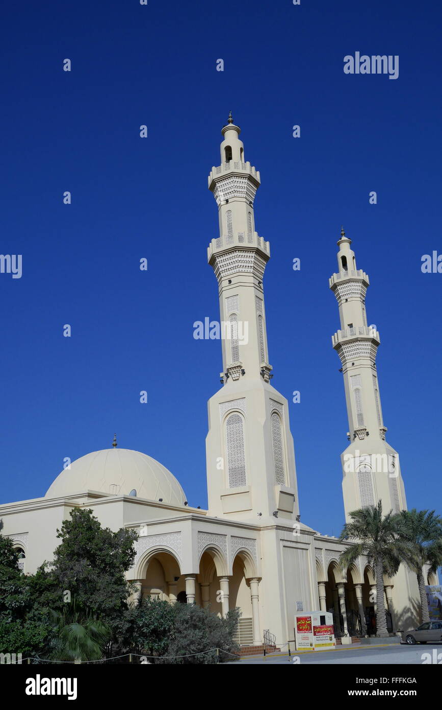 Exterior view of Saar Mosque, Saar, Kingdom of Bahrain Stock Photo - Alamy