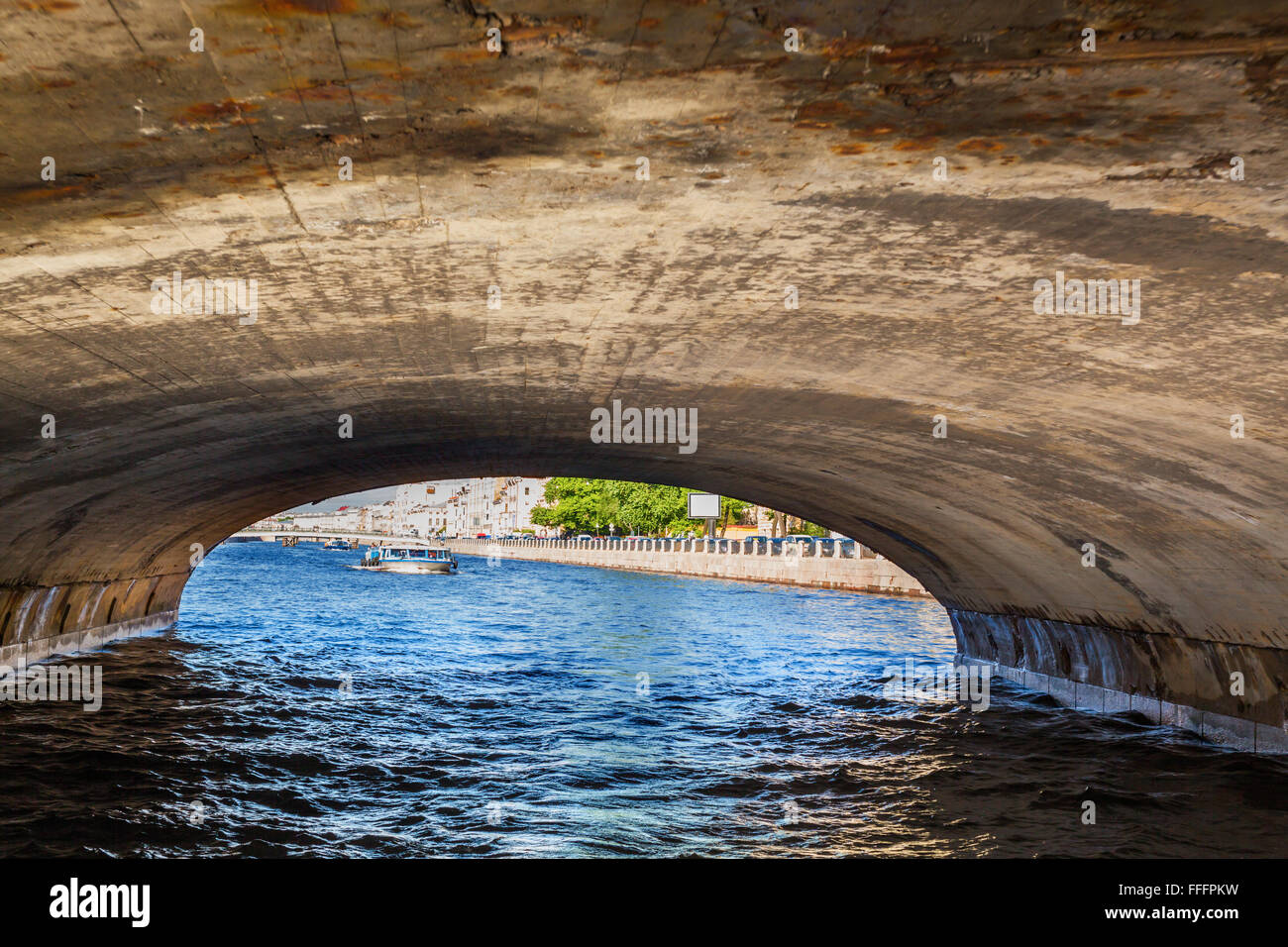 Bridge over Fontanka river, Saint Petersburg, Russia Stock Photo - Alamy