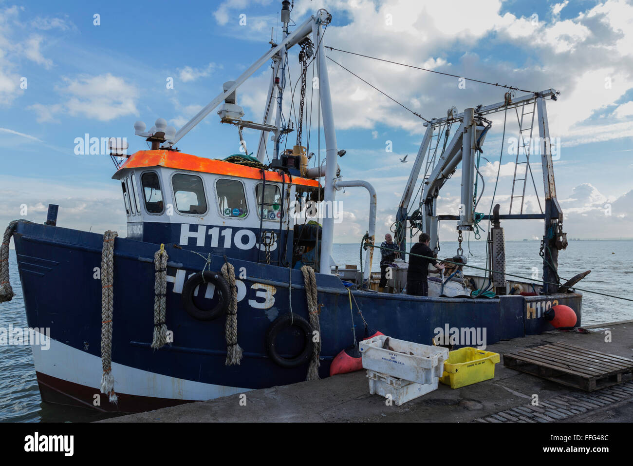 Fishing Boat Moored at Bell Wharf Old Leigh Stock Photo Alamy