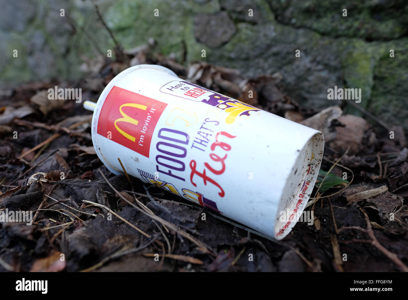 Mcdonald's rubbish garbage waste hi-res stock photography and images - Alamy