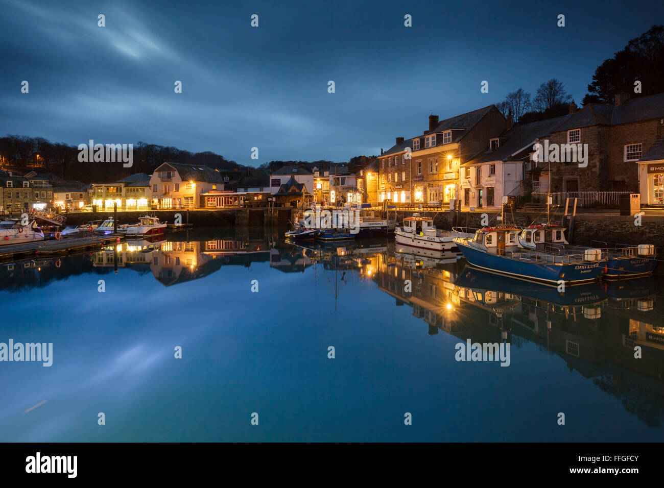 Padstow harbour cornwall cornish hi-res stock photography and images ...