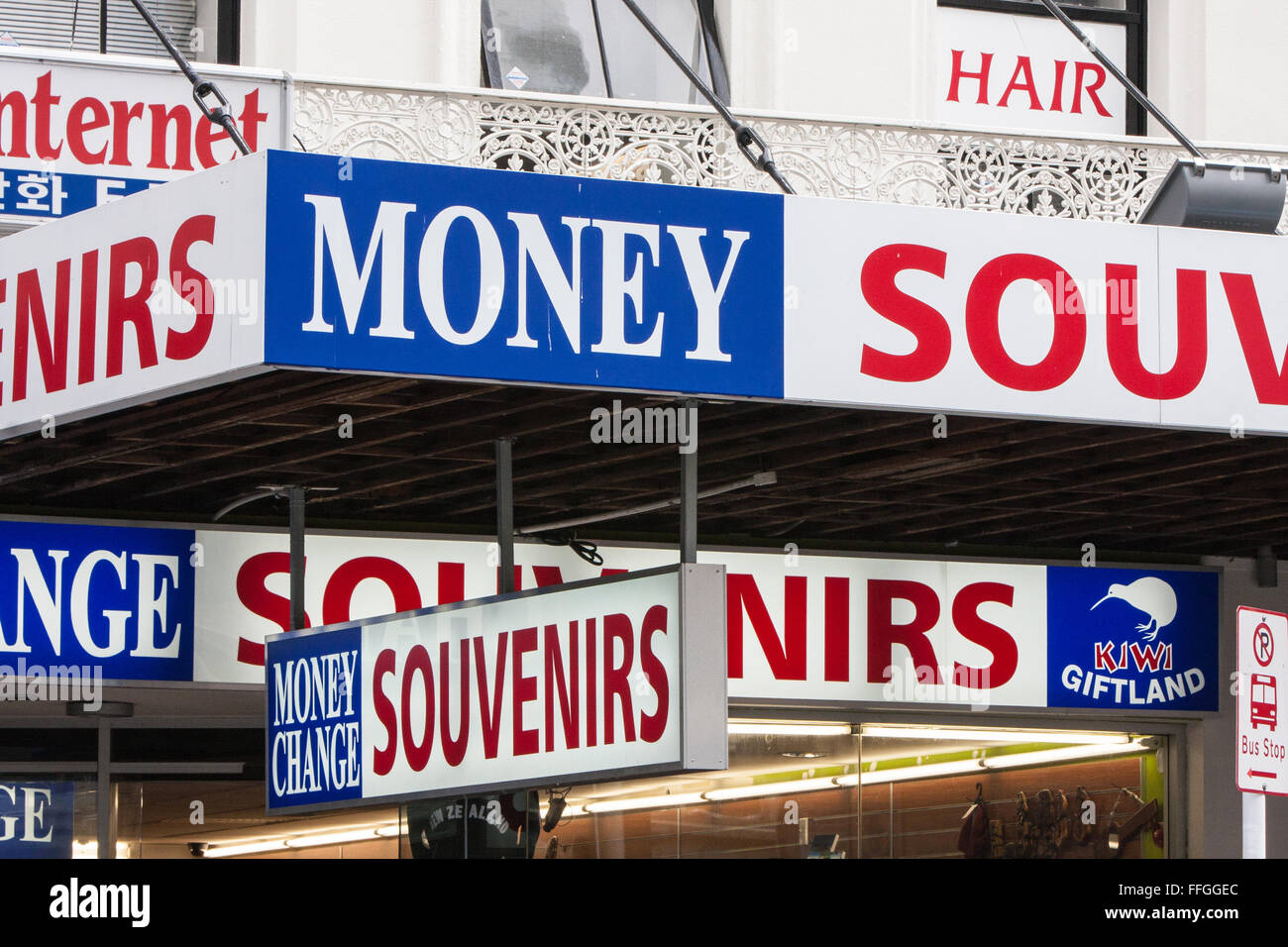 World currency signage hi-res stock photography and images - Alamy