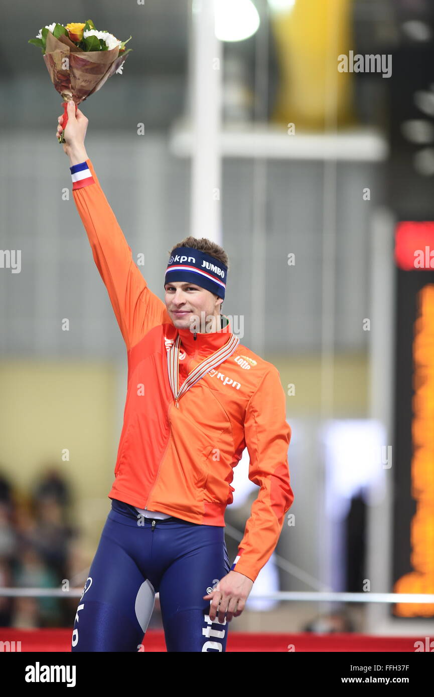Kolomna, Russia. 13th Feb, 2016. Gold medalist Sven Kramer of the Netherlands poses during the awarding ceremony of the men's 5000m event at ISU world single distances speed skating championships in Kolomna, Russia, on Feb. 13, 2016. Credit:  Evgeny Sinitsyn/Xinhua/Alamy Live News Stock Photo