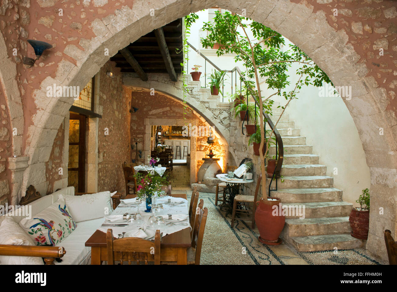 Griechenland, Kreta, Rethymnon, das stimmungsvolle Restaurant Veneto in der Odos Epimenidou in der Altstadt. Stock Photo