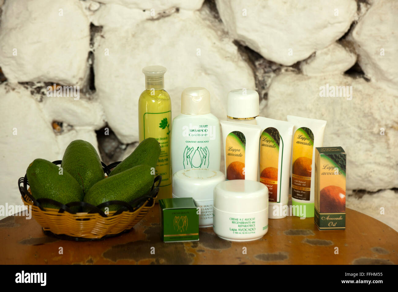 Griechenland, Kreta, Argiroupolis, Lappa Avocado verkauft Kosmetikprodukte aus Avocado die selbst angebaut werden. Stock Photo