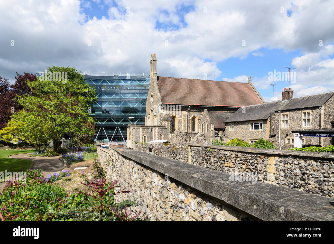 Forbury Gardens, Reading Abbey ruins and St James Roman Catholic Church, Reading, Berkshire, England, UK. Stock Photo