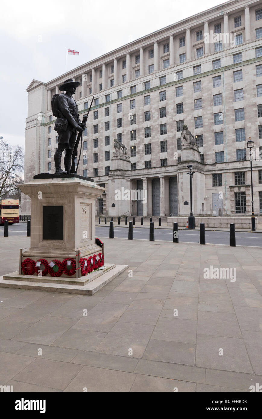 A bronze Statue of a Gurkha soldier, a Monument To The Nepalis Who Fight For The British Army, London, United Kingdom. Stock Photo