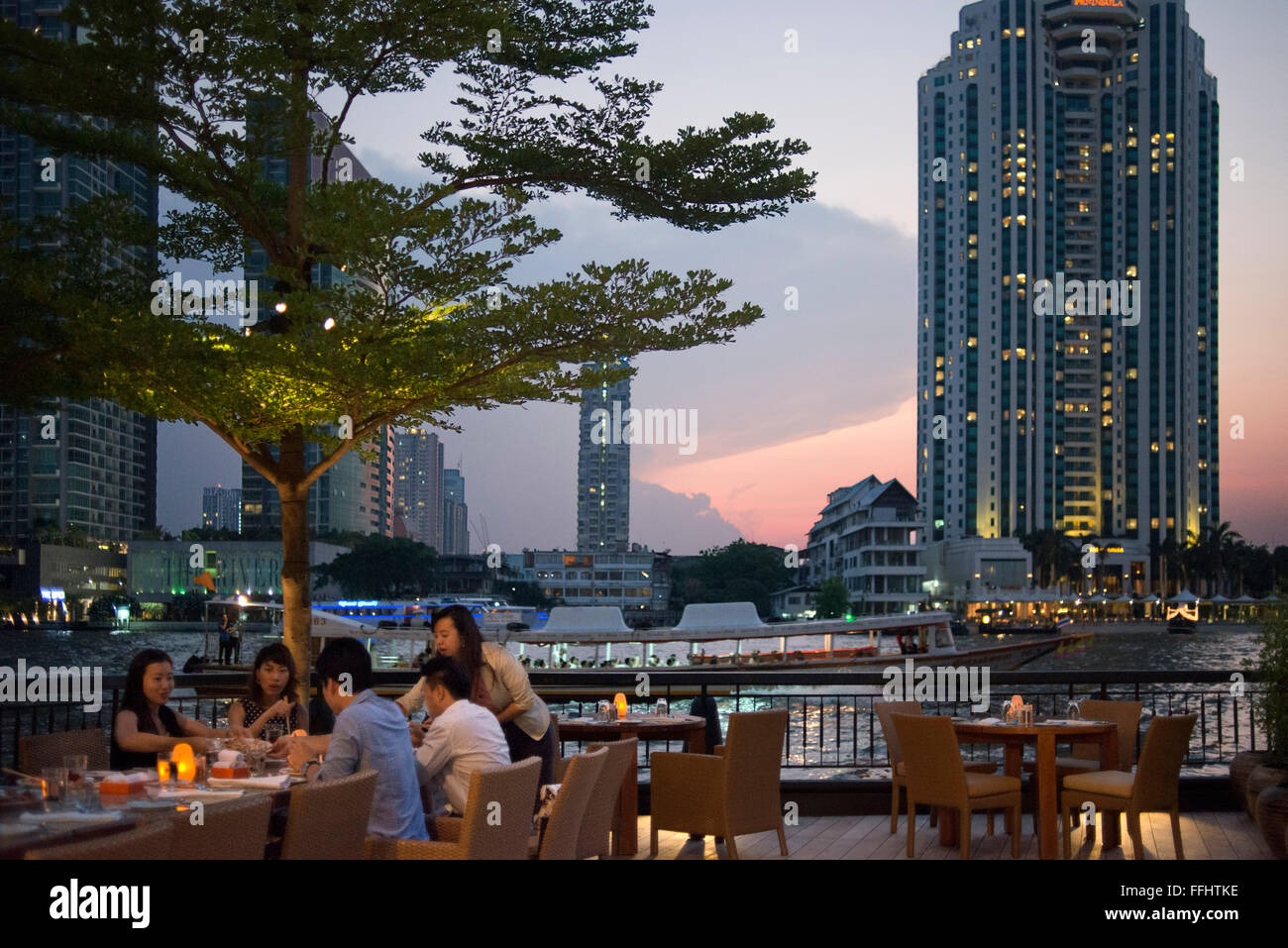 Chao Phraya Viws Terrace Restaurant River Lounge Hotel Shangri La Bangkok Thailand Asia You Lay Back On Your Long Tail Stock Photo Alamy Chao Phraya Viws Terrace Restaurant River Lounge Hotel Shangri La Bangkok Thailand Asia You Lay Back On Your Long Tail Stock Photo Alamy