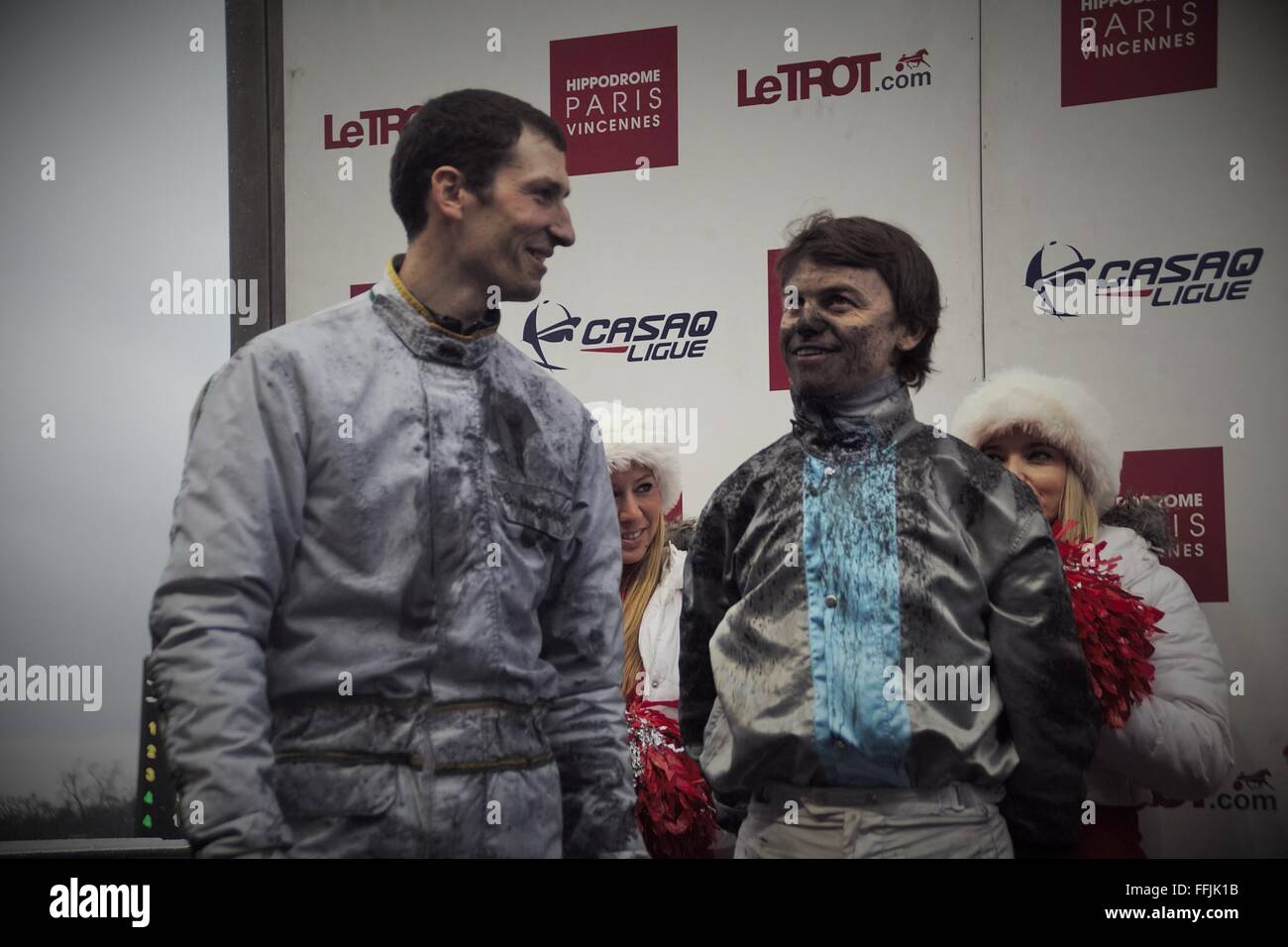 Cedri Mégissier et Mathieu Abrivard sur le podium après la victoire d'Athena de vandel du Grand Prix des Centaures 2016 Credit:  LAURENT LAIRYS/Alamy Live News Stock Photo