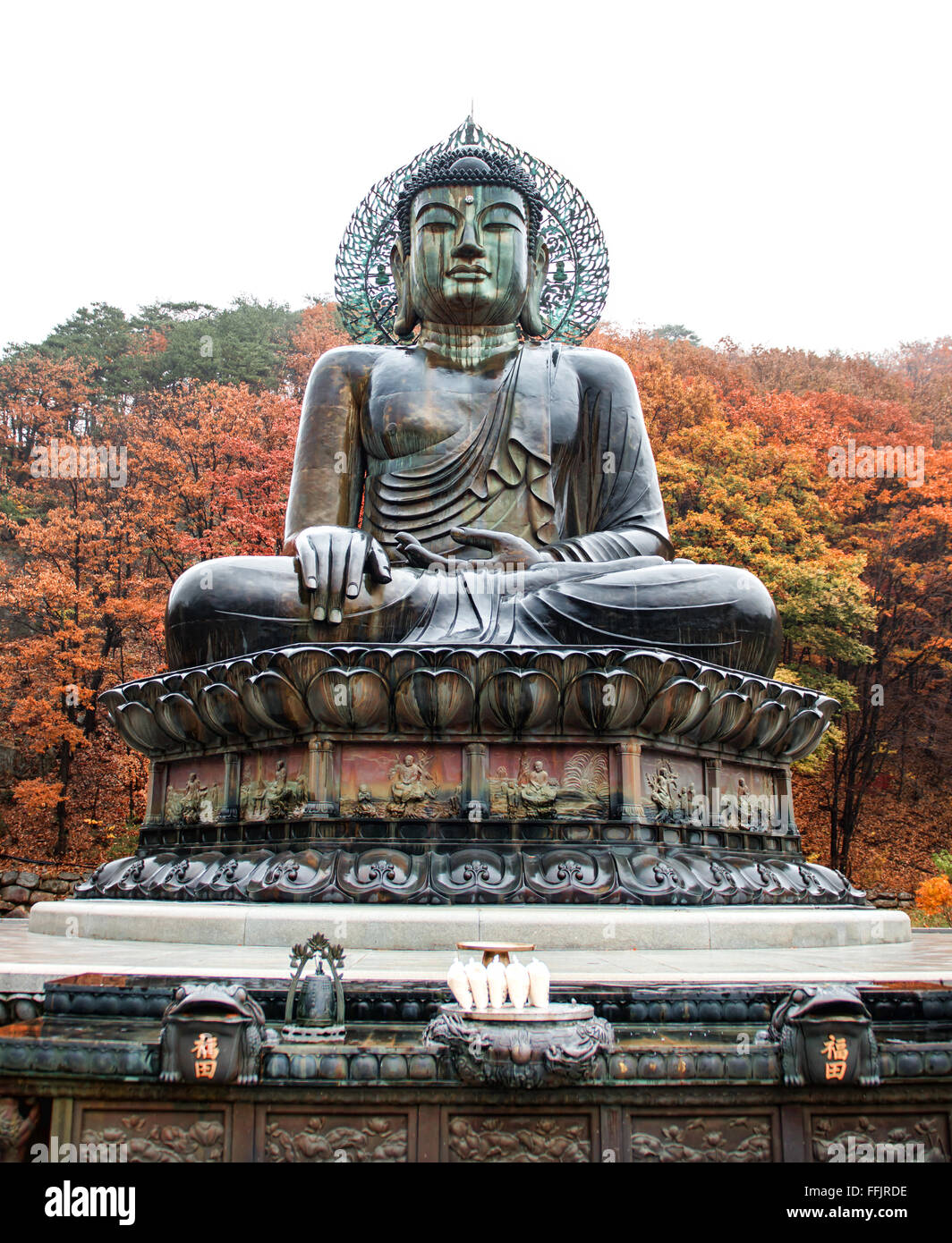 Gangwon-do, South Korea - November 12, 2015: Big Buddha Monument of Sinheungsa Temple in Seoraksan National Park Sokcho, South K Stock Photo