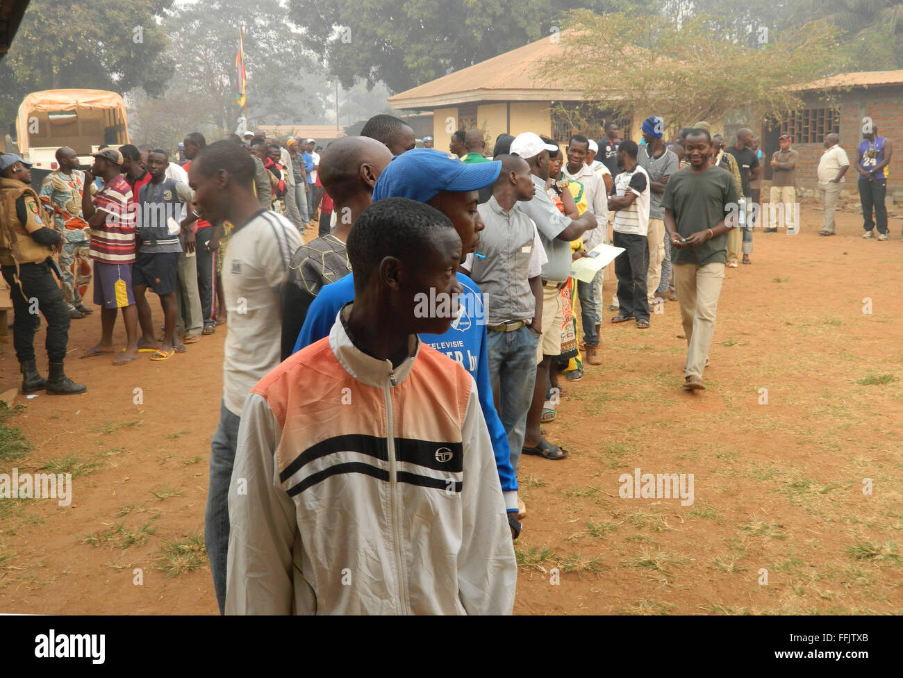 Bangui, Central Aftrican Republic. 14th Feb, 2016. Citizens queue in line to cast their vote in the second election round during the presidential election in Bangui, Central Aftrican Republic, 14 February 2016. Central Aftrican Republic (CAR) has been voting on a new president following three years of bloody conflict between Chrisitian militias and Muslim rebels. Photo: Eric Ngaba/dpa/Alamy Live News Stock Photo
