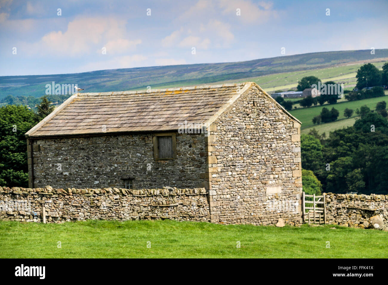 Stone barn, Carlton, Yorkshire Dales, England Stock Photo Alamy