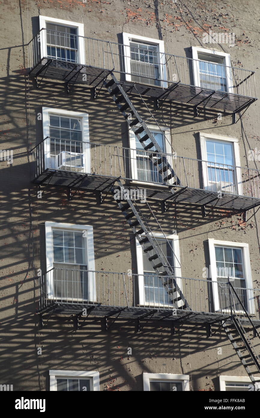 Building exterior fire escape hires stock photography and images Alamy